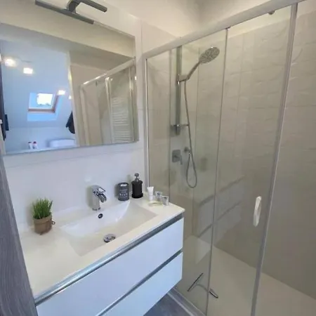 Apartamento Mansardato - La Tua Casa Nel Cuore Di Turín