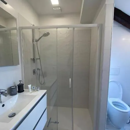 Apartamento Mansardato - La Tua Casa Nel Cuore Di Turín